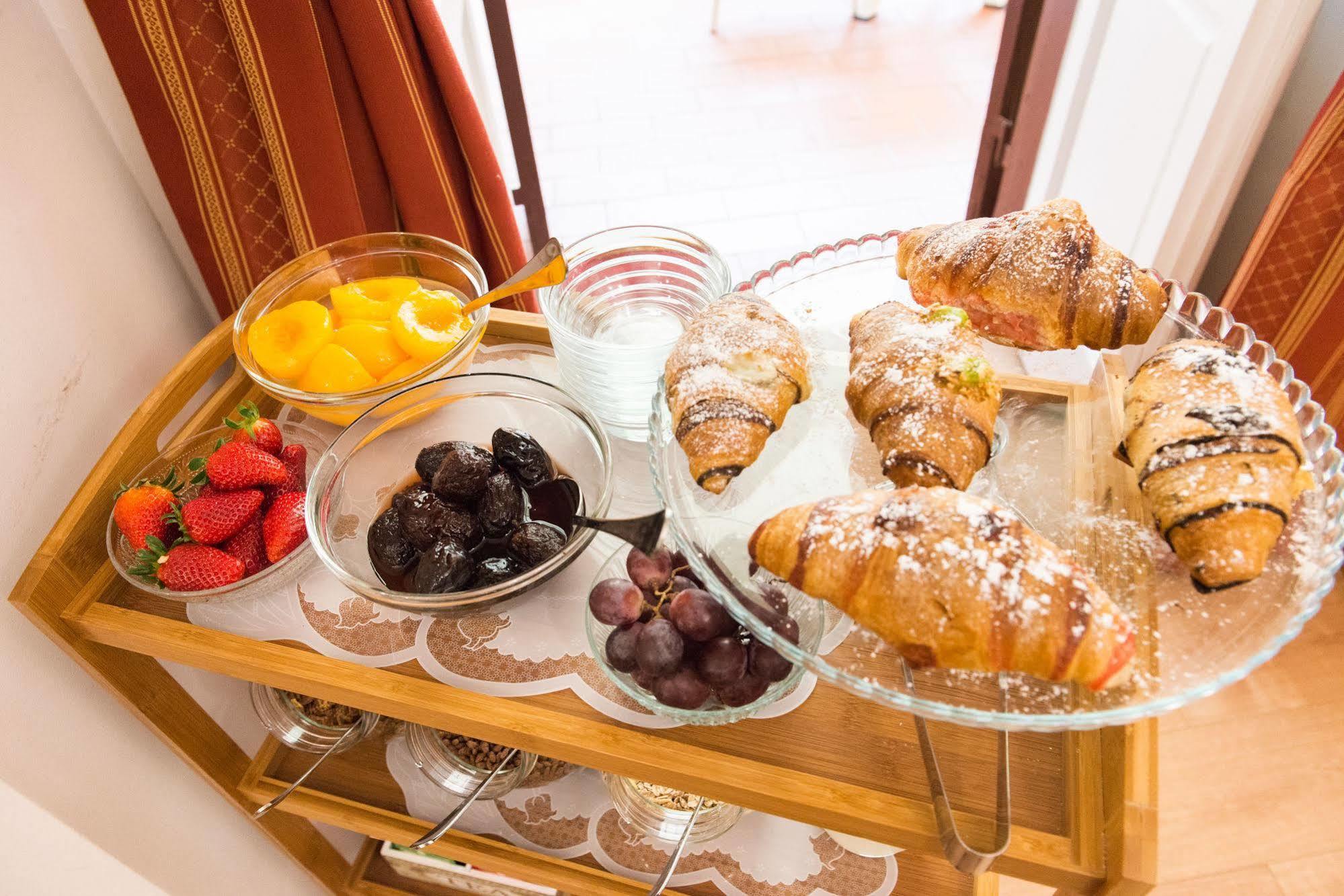 Bed and Breakfast Domus Capilupi Rzym Zewnętrze zdjęcie