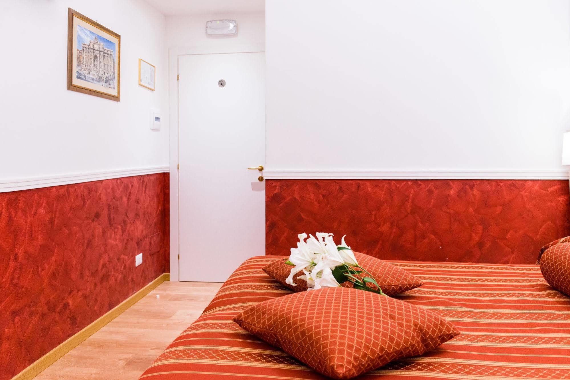 Bed and Breakfast Domus Capilupi Rzym Zewnętrze zdjęcie