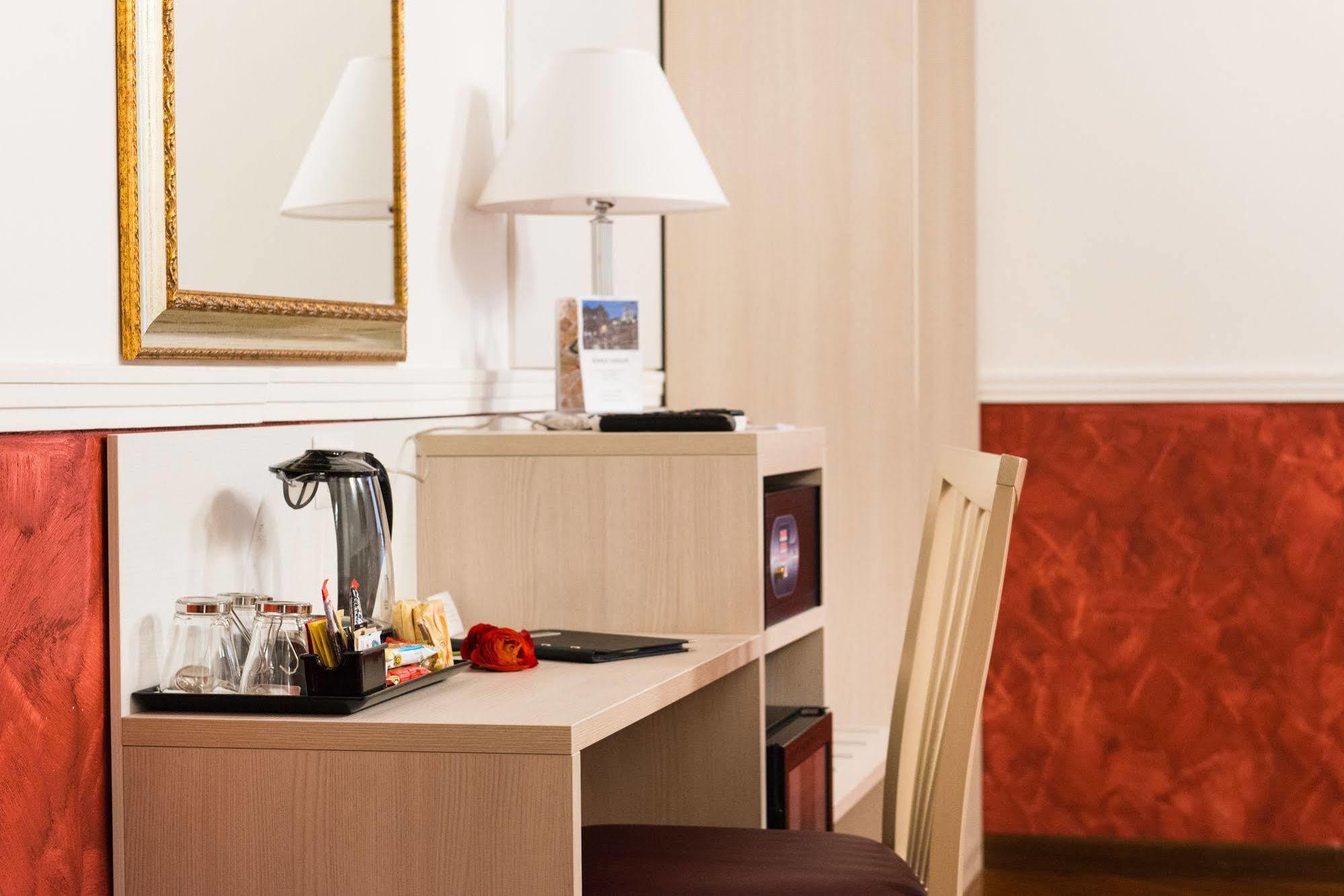 Bed and Breakfast Domus Capilupi Rzym Zewnętrze zdjęcie